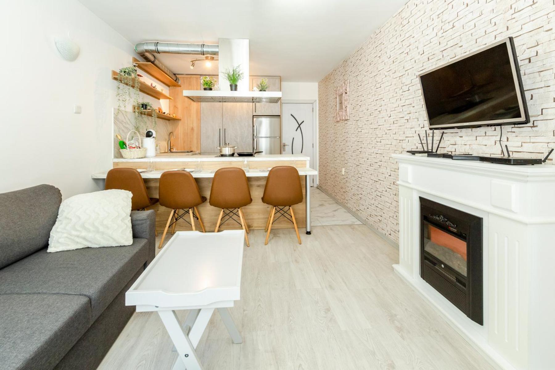 The White Apartment - Free Parking Софія Екстер'єр фото